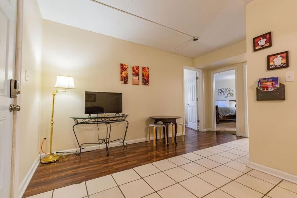 2-Bed, 1-Bath Apartment Near I-24, Great Location Чаттануґа Екстер'єр фото